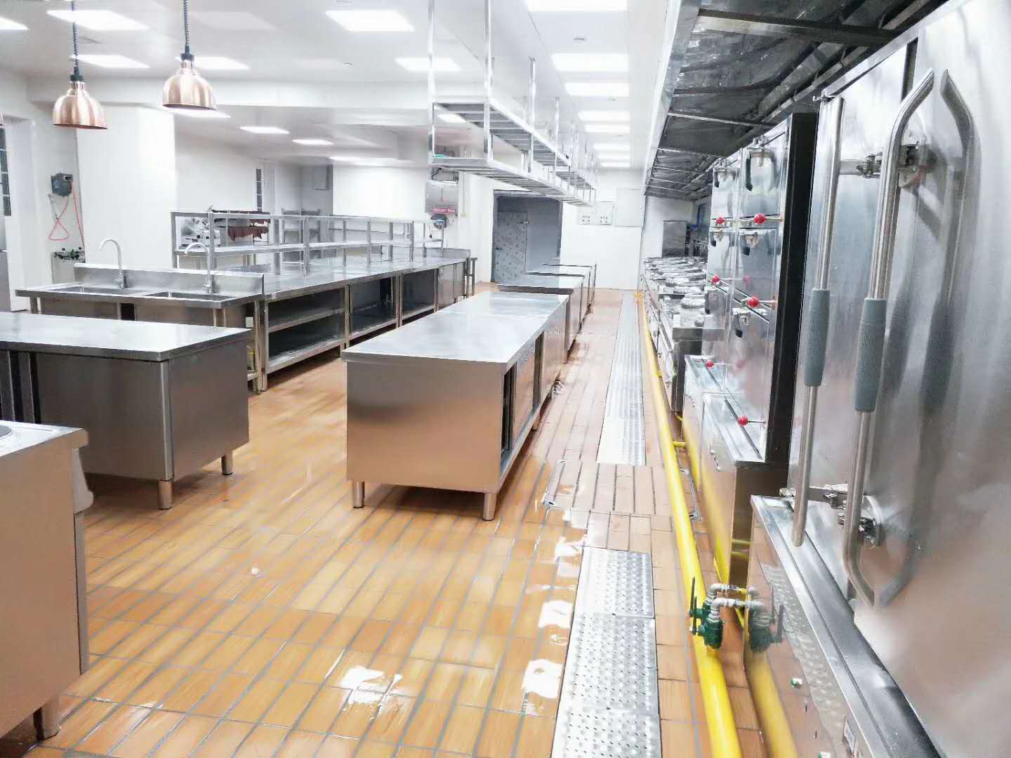 食堂麻豆91精品91久久久设备