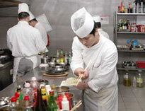 专业四川麻豆91精品91久久久设备厂为你揭示打荷岗位和切配岗位之间的分工和协作